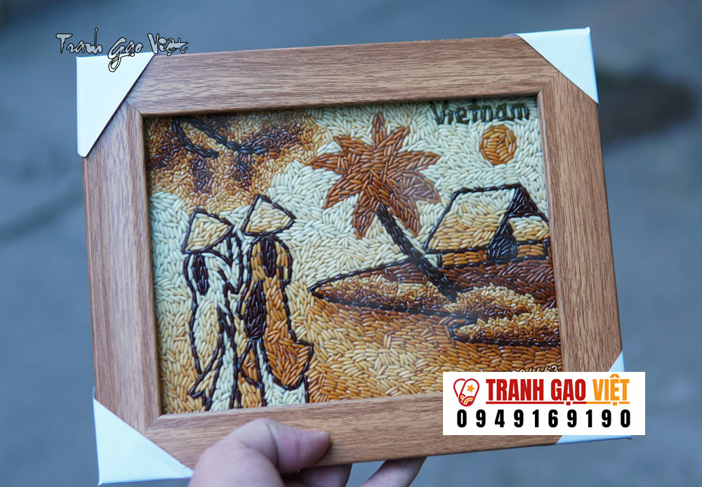 Tranh gạo để bàn hai cô gái áo dài