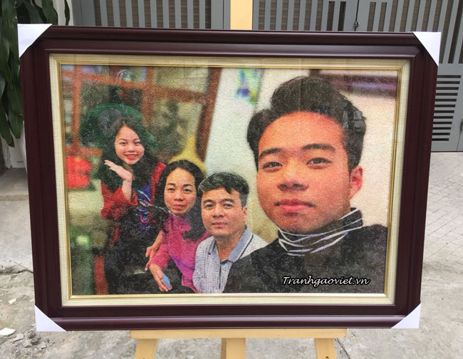 Tranh gạo màu chân dung gia đình