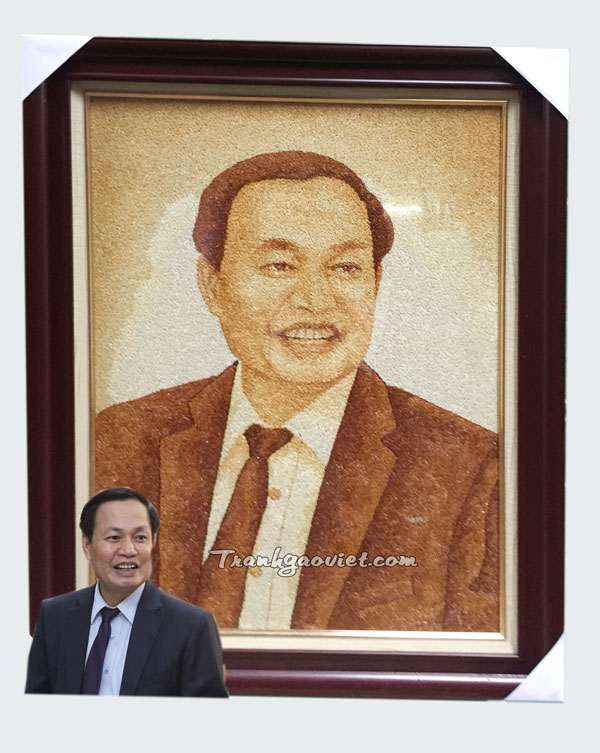 Tranh chân dung được xếp từ hạt gạo là món quà mộc mạc, ý nghĩa và độc đáo tặng bạn bè, đối tác hay cấp trên.