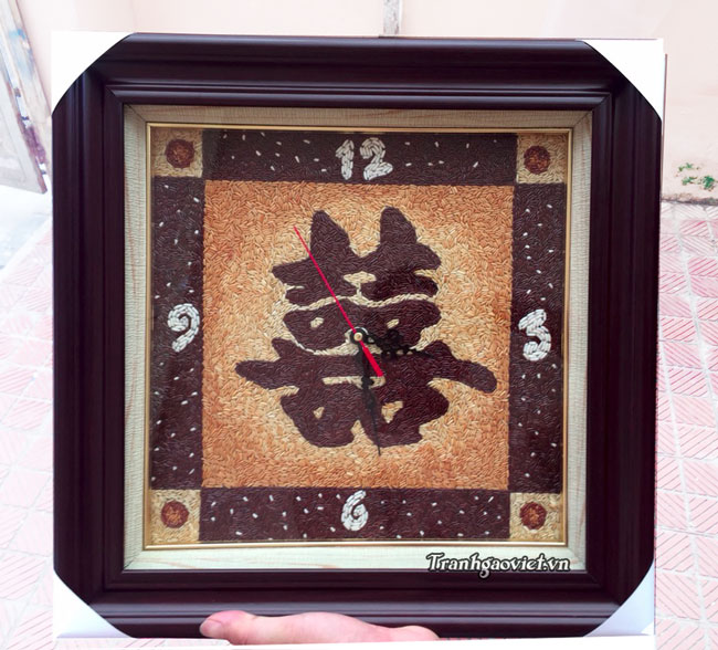 Tranh gạo xếp chữ Thư Pháp lắp đồng hồ