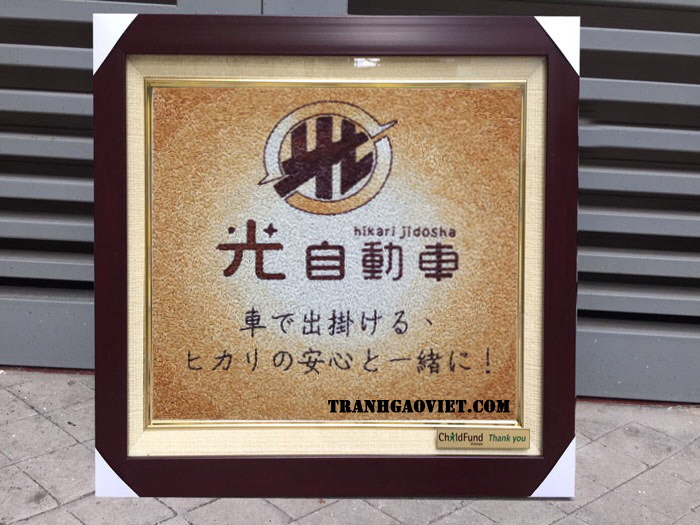 Tranh gạo logo khách đặt làm quà tặng mang đi nước ngoài
