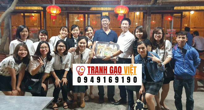 Tranh gạo làm quà tặng sếp