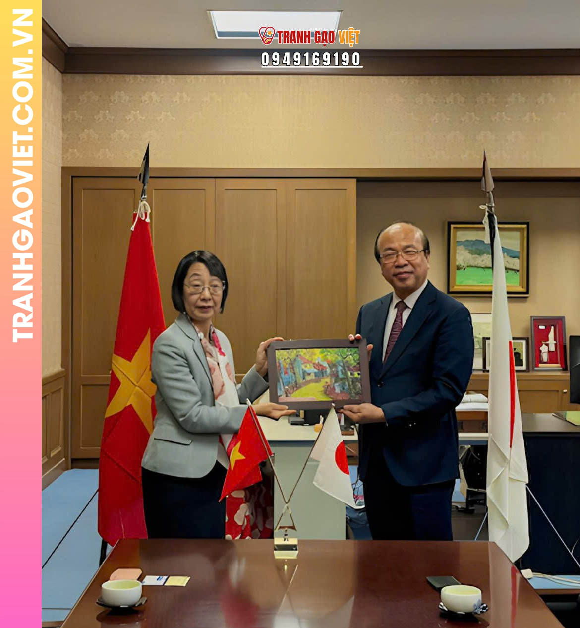 Ứng dụng Tranh Gạo Hoa Sen làm quà tặng