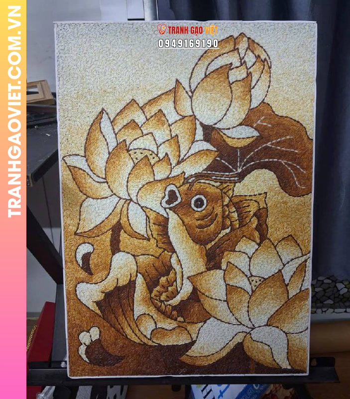 Tranh gạo Cá Chép trong Đầm Sen kích thước 45x60 cm