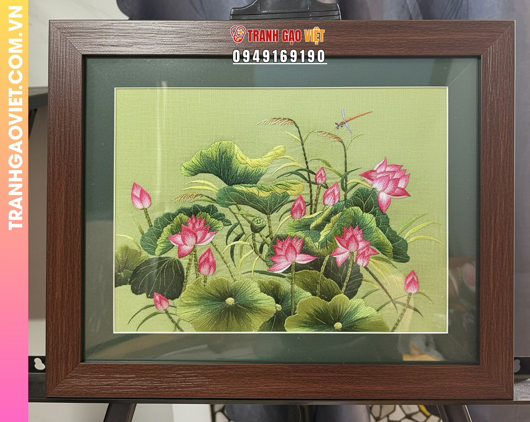 Tranh Thêu Đầm Sen Hồng Và Chuồn Chuồn Kim Tinh Tế