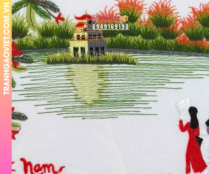 Tranh thêu tay Tháp Rùa Hồ Gươm và thiếu nữ áo dài bên hoa phượng - Ảnh 3