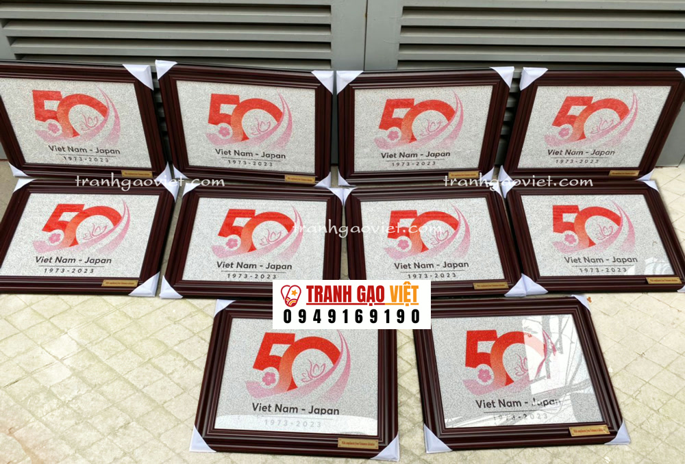 Quà tặng sự kiện 50 năm Vietnam Japan Hình ảnh Quà tặng sự kiện 50 năm Vietnam Japan - Ảnh thực tế sản phẩm Tranh Gạo