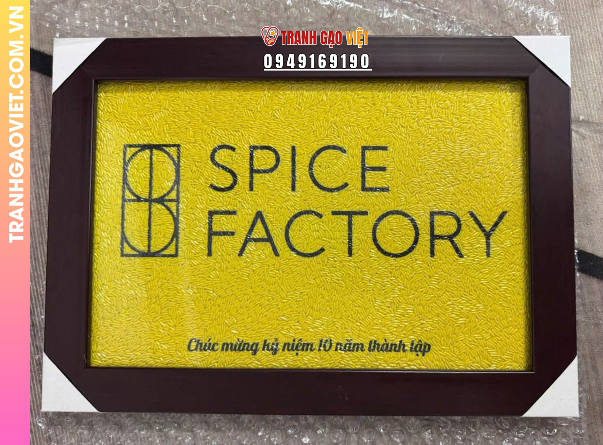Tranh gạo logo quà tặng Nhà Máy Spice Factory