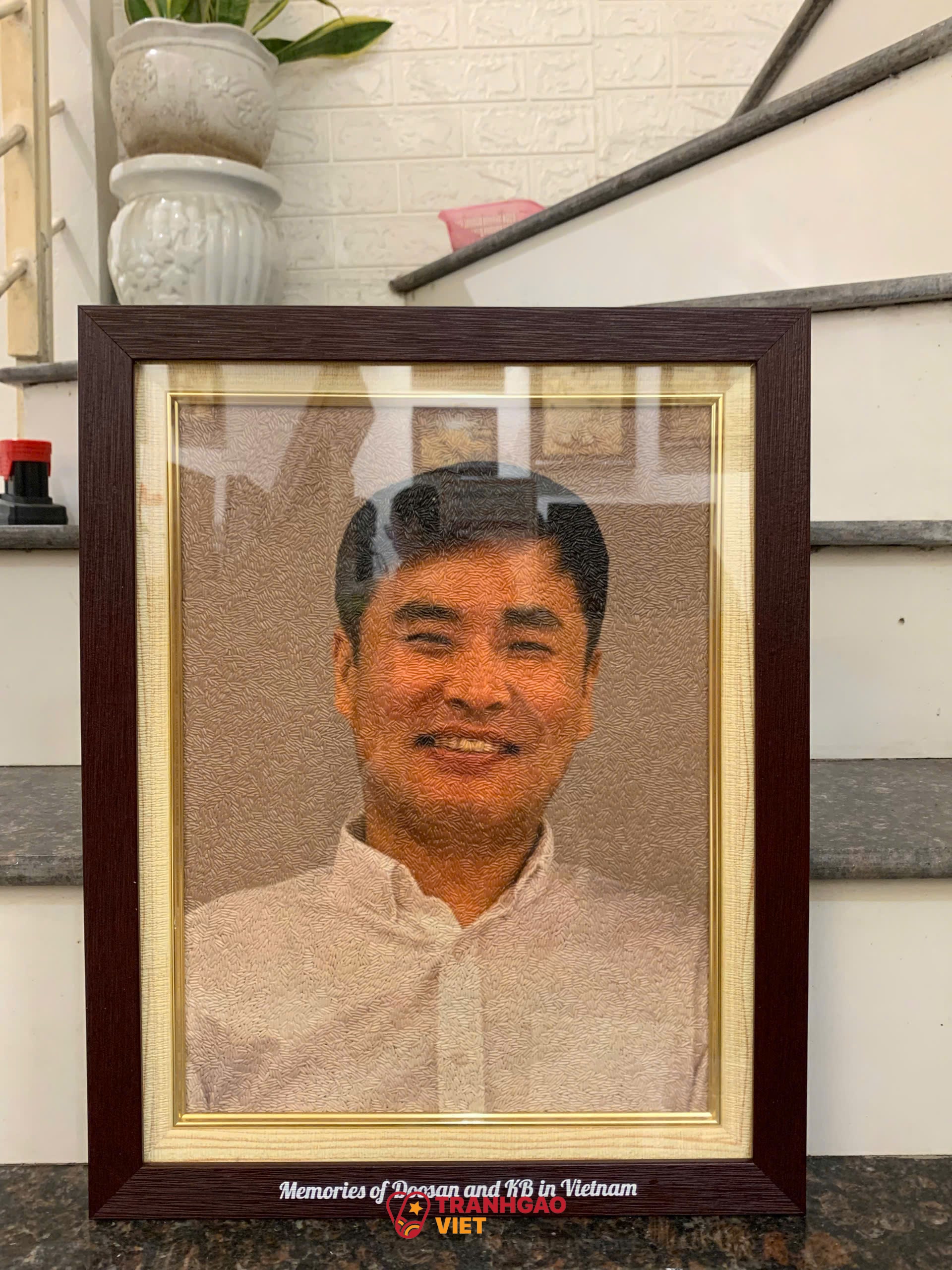 Tranh Gạo Chân Dung Thay Ảnh Tùy Ý Hình ảnh Tranh Gạo Chân Dung Thay Ảnh Tùy Ý - Ảnh thực tế sản phẩm Tranh Gạo