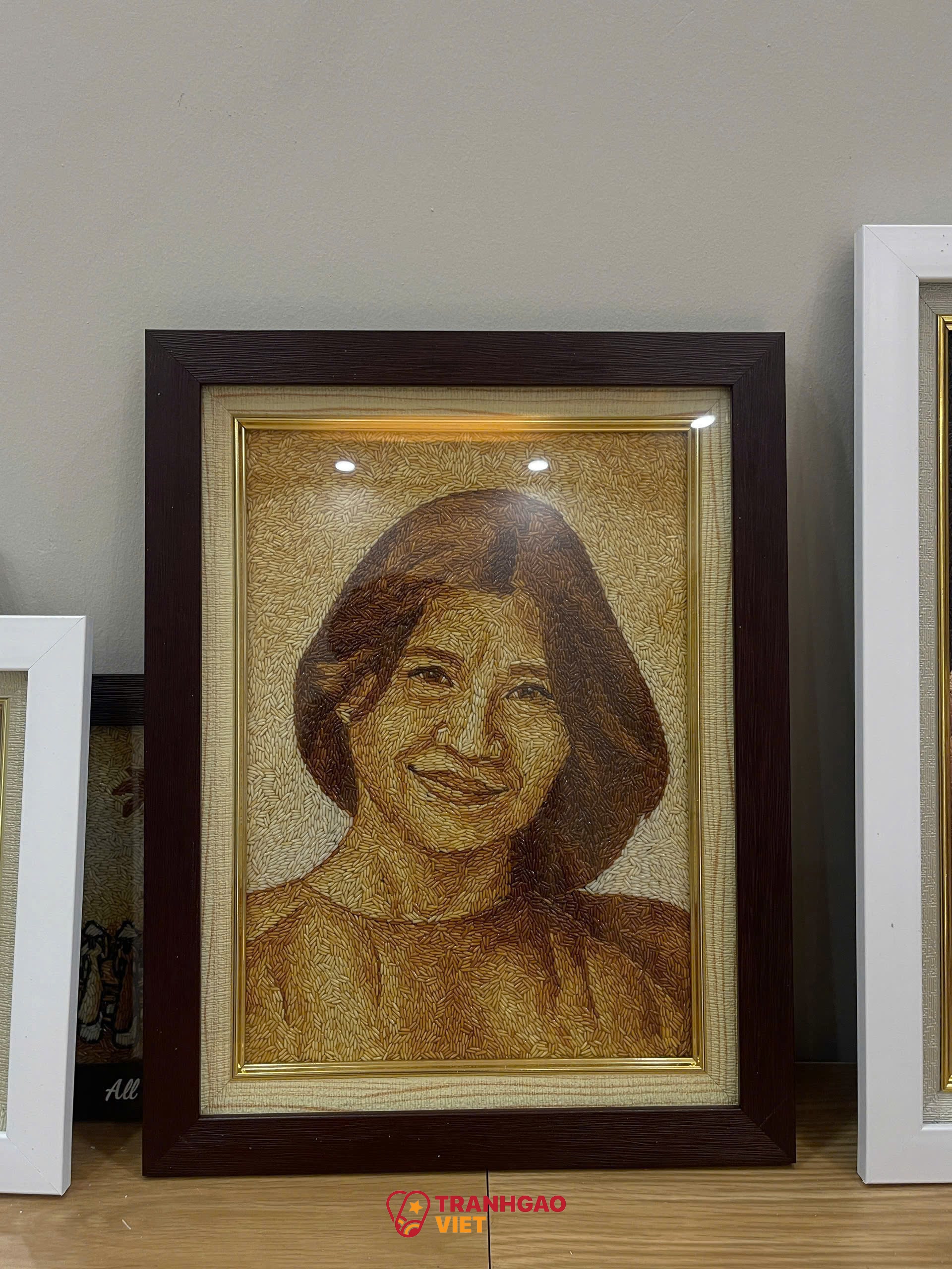 Tranh Gạo Màu Chân Dung Thực Tế Hình ảnh Tranh Gạo Màu Chân Dung Thực Tế - Ảnh thực tế sản phẩm Tranh Gạo