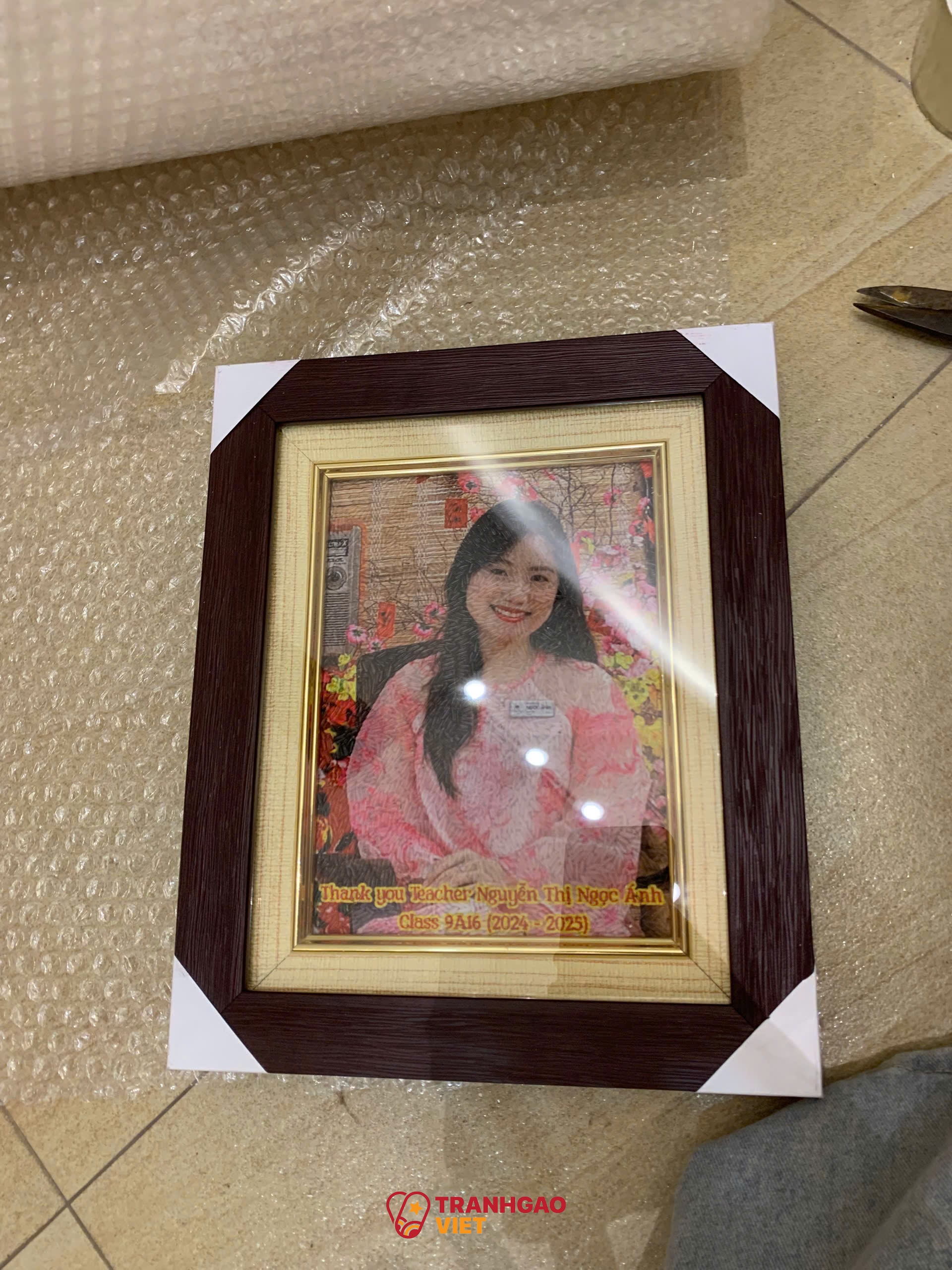 Tranh Gạo Màu Chân Dung Tông Ấm Hình ảnh Tranh Gạo Màu Chân Dung Tông Ấm - Ảnh thực tế sản phẩm Tranh Gạo