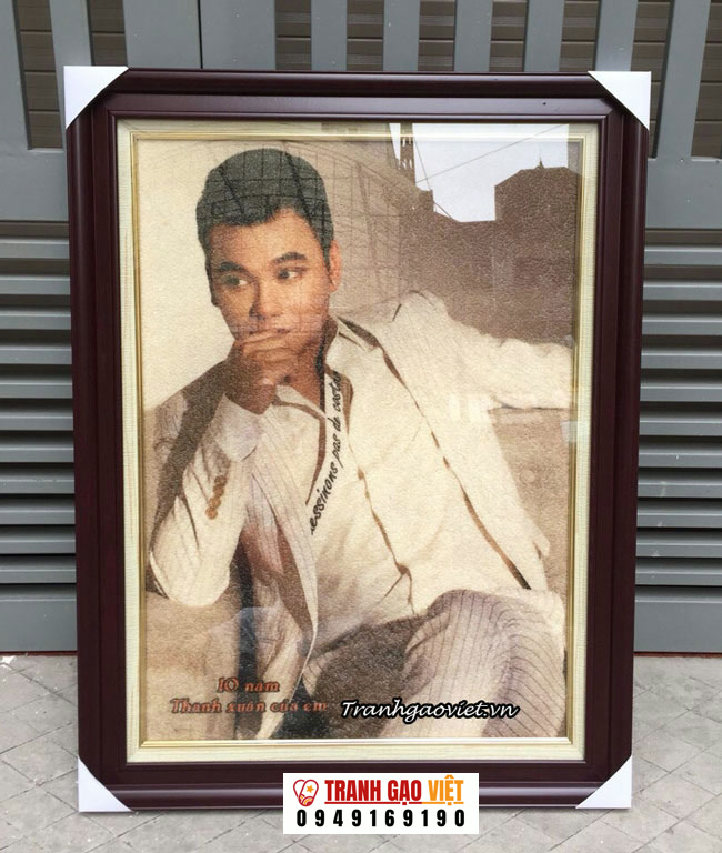 Chân dung ca sĩ Khắc Việt Hình ảnh Chân dung ca sĩ Khắc Việt - Ảnh thực tế sản phẩm Tranh Gạo