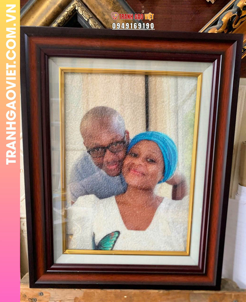 Tranh gạo màu Vợ chồng người nước ngoài