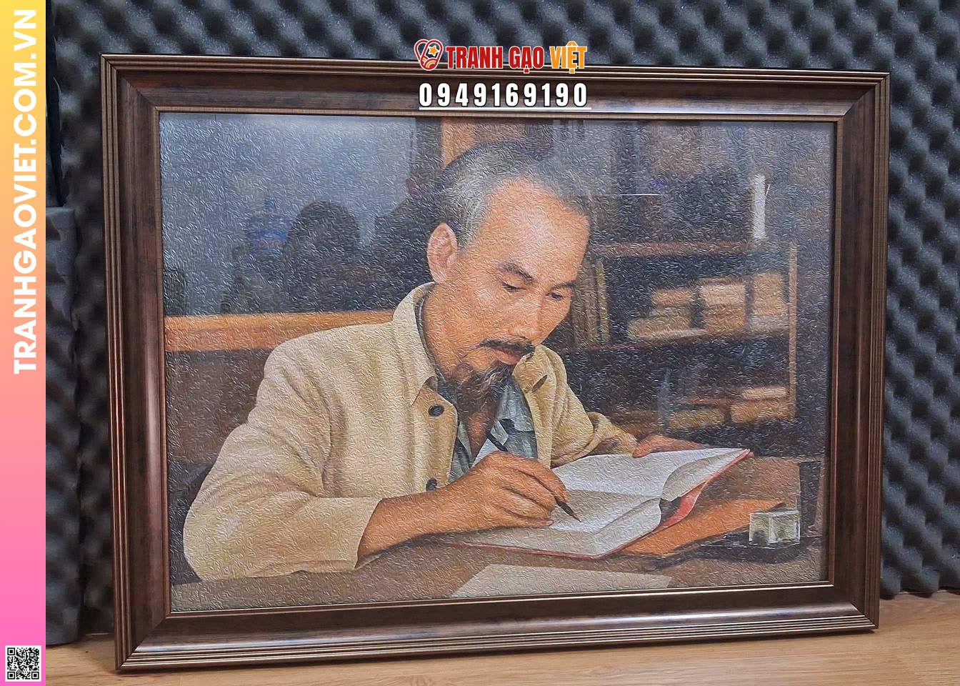 Tranh Bác Hồ làm việc