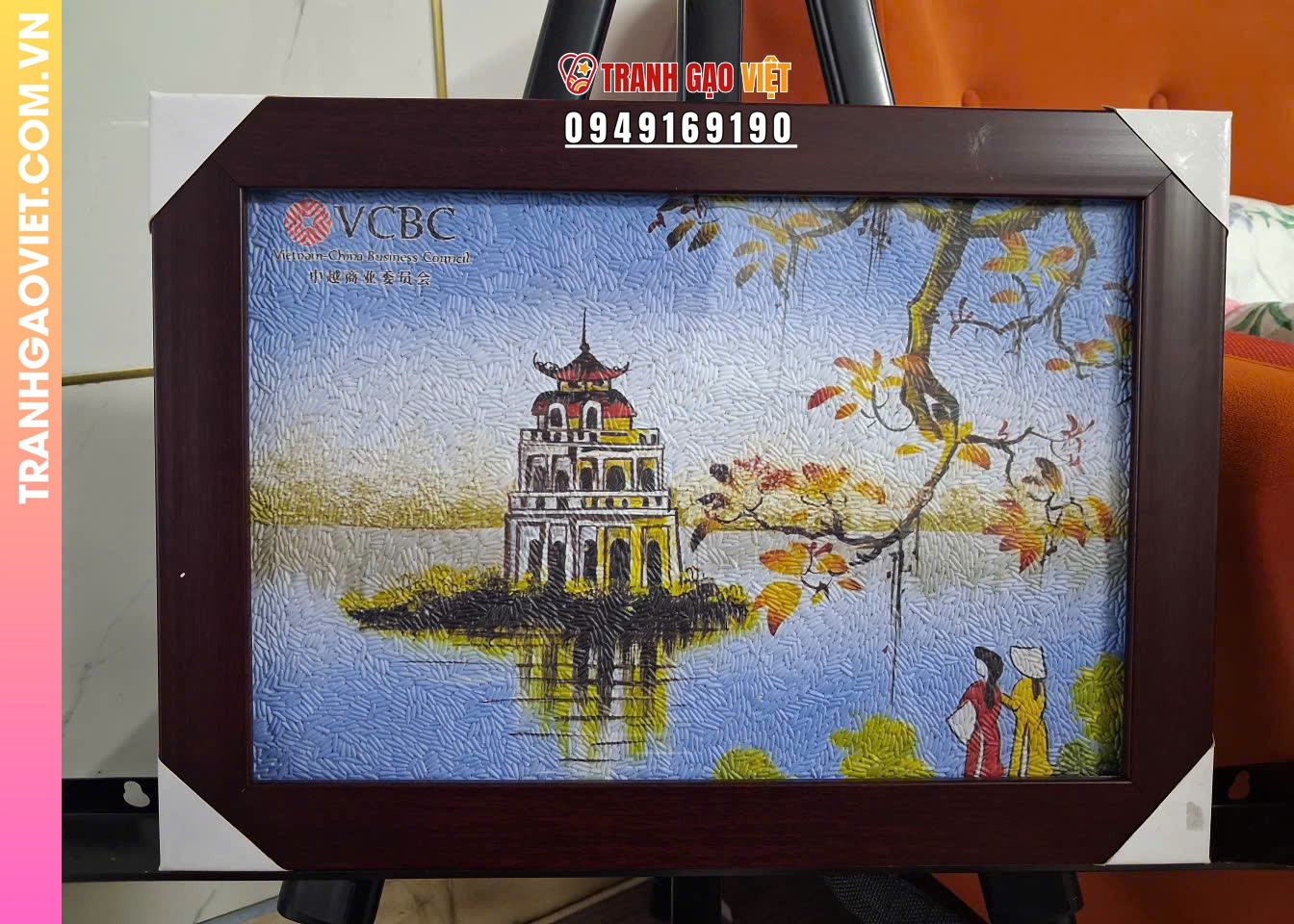 Tranh gạo tháp rùa của công ty VCBC kính tặng