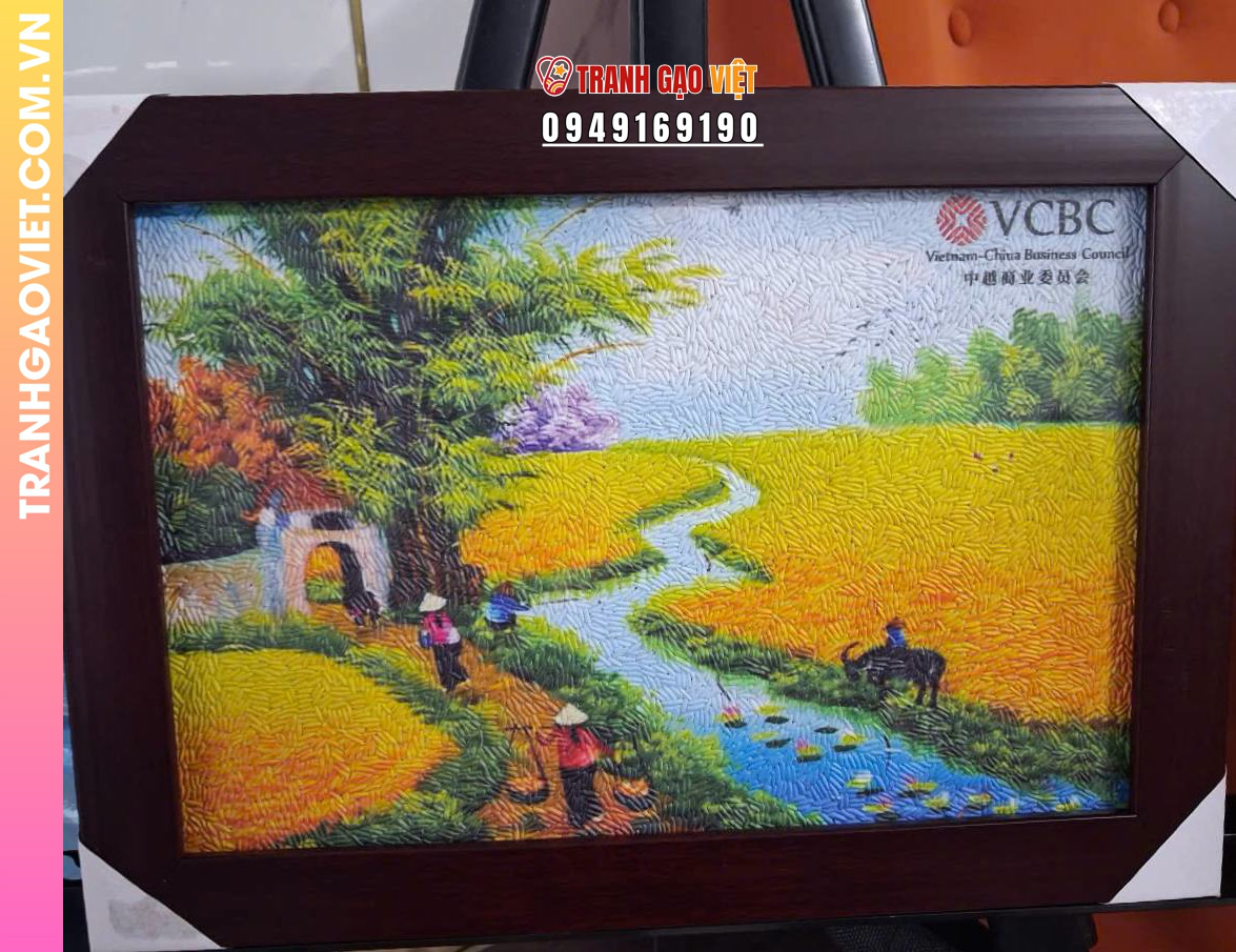 Tranh gạo mùa lúa vàng của công ty VCBC