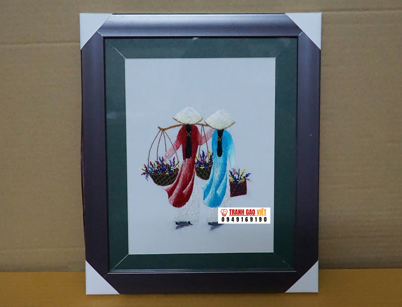 Thiếu nữ gánh hoa Hình ảnh Thiếu nữ gánh hoa - Ảnh thực tế sản phẩm Tranh Gạo
