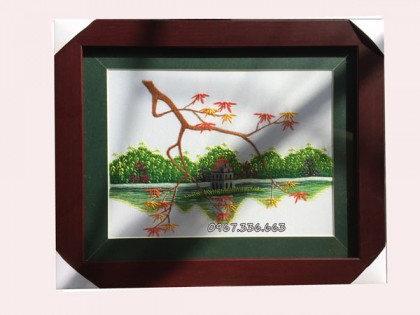 Tranh thêu hồ gươm