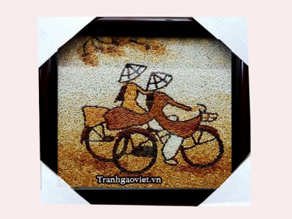 Tranh gạo thiếu nữ đạp xe