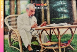 Tranh gạo Bác Hồ ngồi làm việc