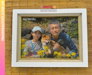 Tranh gạo gia đình và chú cún Shiba Inu