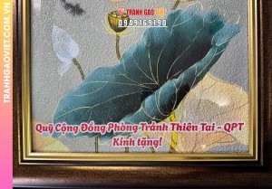 Tranh gạo Hoa Sen tặng Quỹ Phòng Chống Thiên Tai