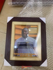 Tranh Gạo Màu Khắc Họa Chân Dung