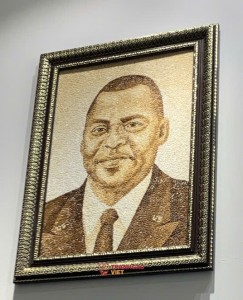 Tranh Gạo Chân Dung Quà Biếu Cao Cấp