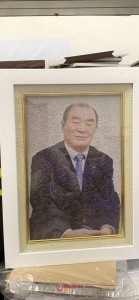 Tranh Gạo Chân Dung Tặng Vợ/Chồng