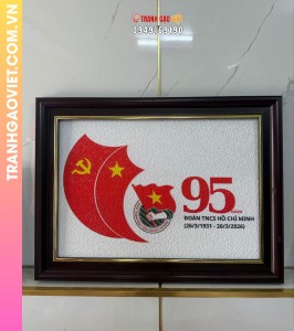 Tranh gạo màu Kỉ niệm 95 năm Đoàn TNCS Hồ Chí Minh - khung viền vàng