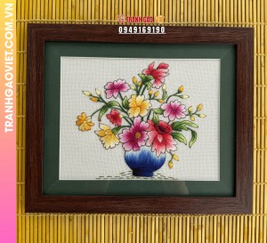 Tranh Thêu Bình Hoa Đa Sắc Cánh Mềm