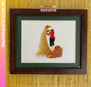 Tranh Thêu Cô Gái Sàng Gạo Ngày Mùa