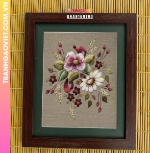 Tranh Thêu Cụm Hoa Phong Cách Cổ Điển