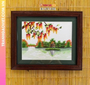 Tranh thêu Hồ Gươm mùa hoa lộc vừng