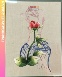 Tranh Thêu Phác Họa Cô Gái Và Hoa Hồng Nghệ Thuật