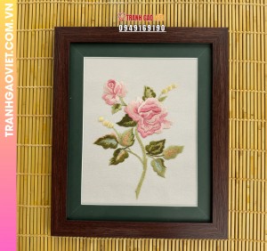 Tranh Thêu Tay Hoa Hồng Hồng Duyên Dáng Và Tinh Tế