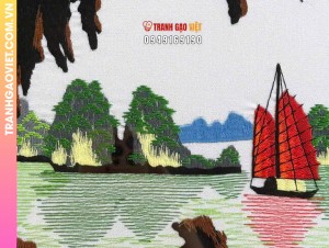 Tranh thêu tay phong cảnh Vịnh Hạ Long nhìn từ hang động